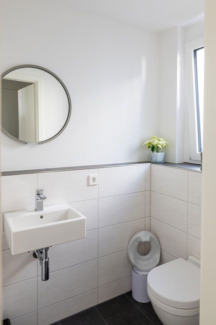 Predaj domu 147 m², pozemek 182 m², Leinfelden-Echterdingen, Bádensko-Wurttembersko Predaj domu 147 m², pozemek 182 m², Leinfelden-Echterdingen, Bádensko-Wurttembersko