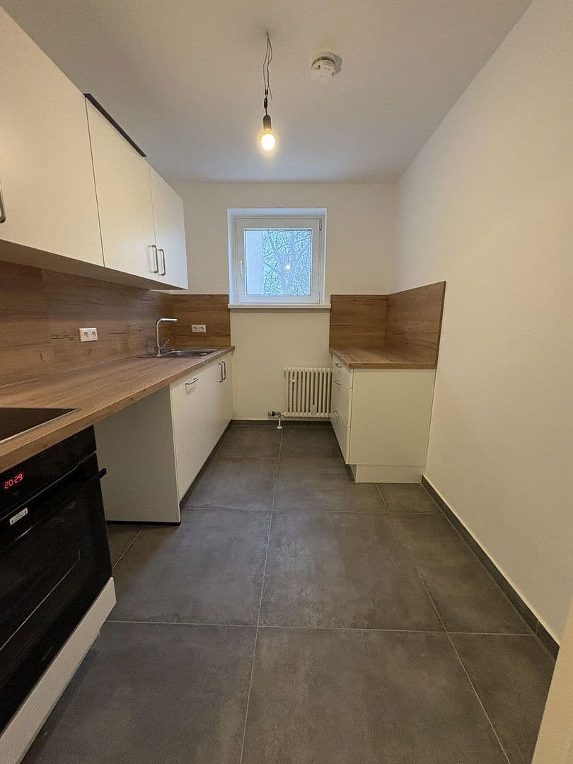 Prenájom bytu 4-izbový 80 m², Mannheimer Str. 4, Wiesbaden, Hesensko Prenájom bytu 4-izbový 80 m², Mannheimer Str. 4, Wiesbaden, Hesensko