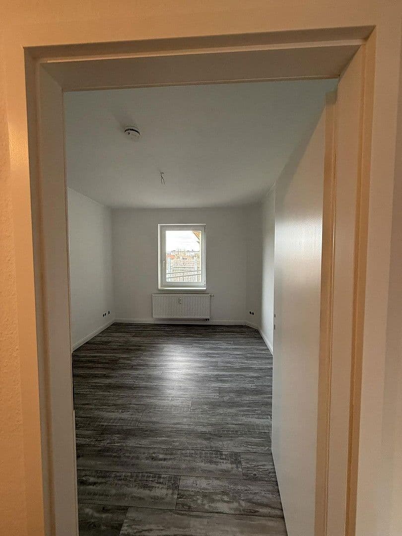 Prenájom bytu 3-izbový 69 m², Magdeburg, Sasko-Anhaltsko Prenájom bytu 3-izbový 69 m², Magdeburg, Sasko-Anhaltsko