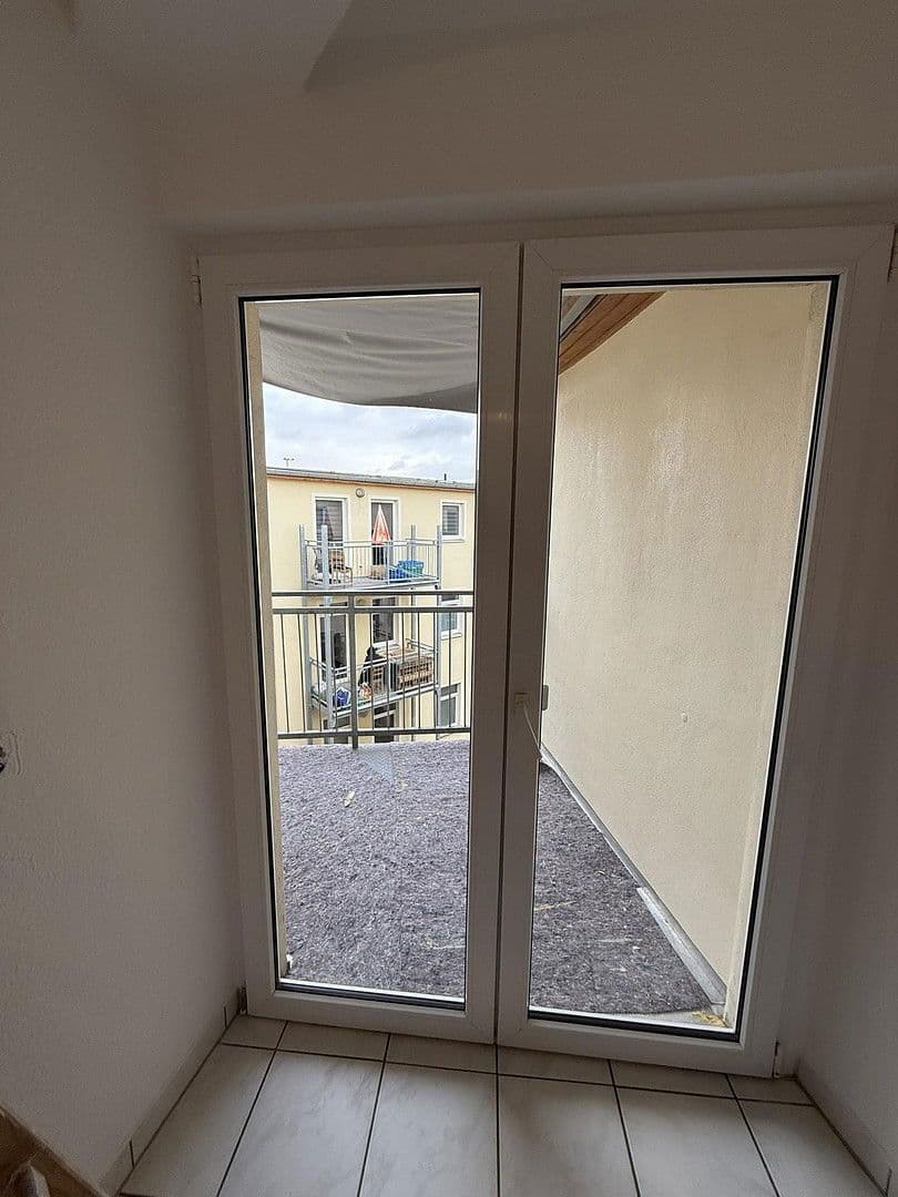 Prenájom bytu 3-izbový 69 m², Magdeburg, Sasko-Anhaltsko Prenájom bytu 3-izbový 69 m², Magdeburg, Sasko-Anhaltsko