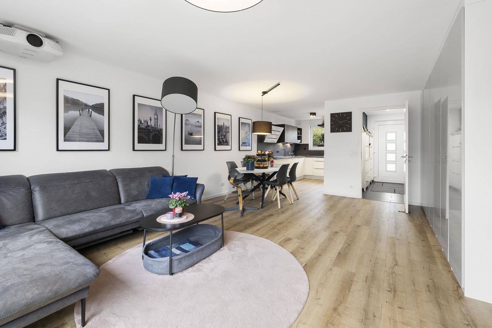 Predaj domu 129 m², pozemek 173 m², Elisabeth-Selbert-Weg 9, Mönchengladbach, Severné Porýnie - Westfálsko Predaj domu 129 m², pozemek 173 m², Elisabeth-Selbert-Weg 9, Mönchengladbach, Severné Porýnie - Westfálsko