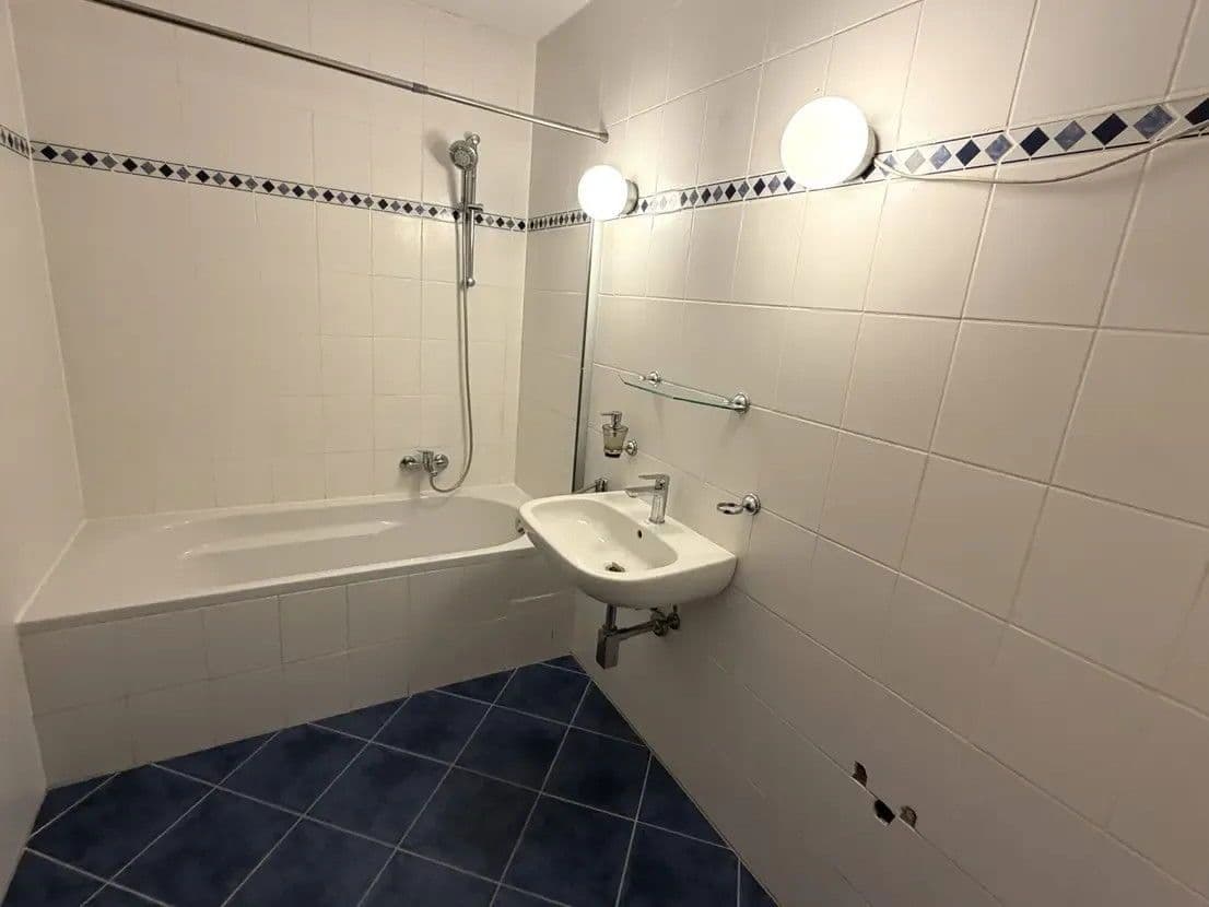 Prenájom bytu 3-izbový 90 m², Friedrich-Naumann Straße 17, Ludwigshafen am Rhein, Porýnie-Falcko Prenájom bytu 3-izbový 90 m², Friedrich-Naumann Straße 17, Ludwigshafen am Rhein, Porýnie-Falcko