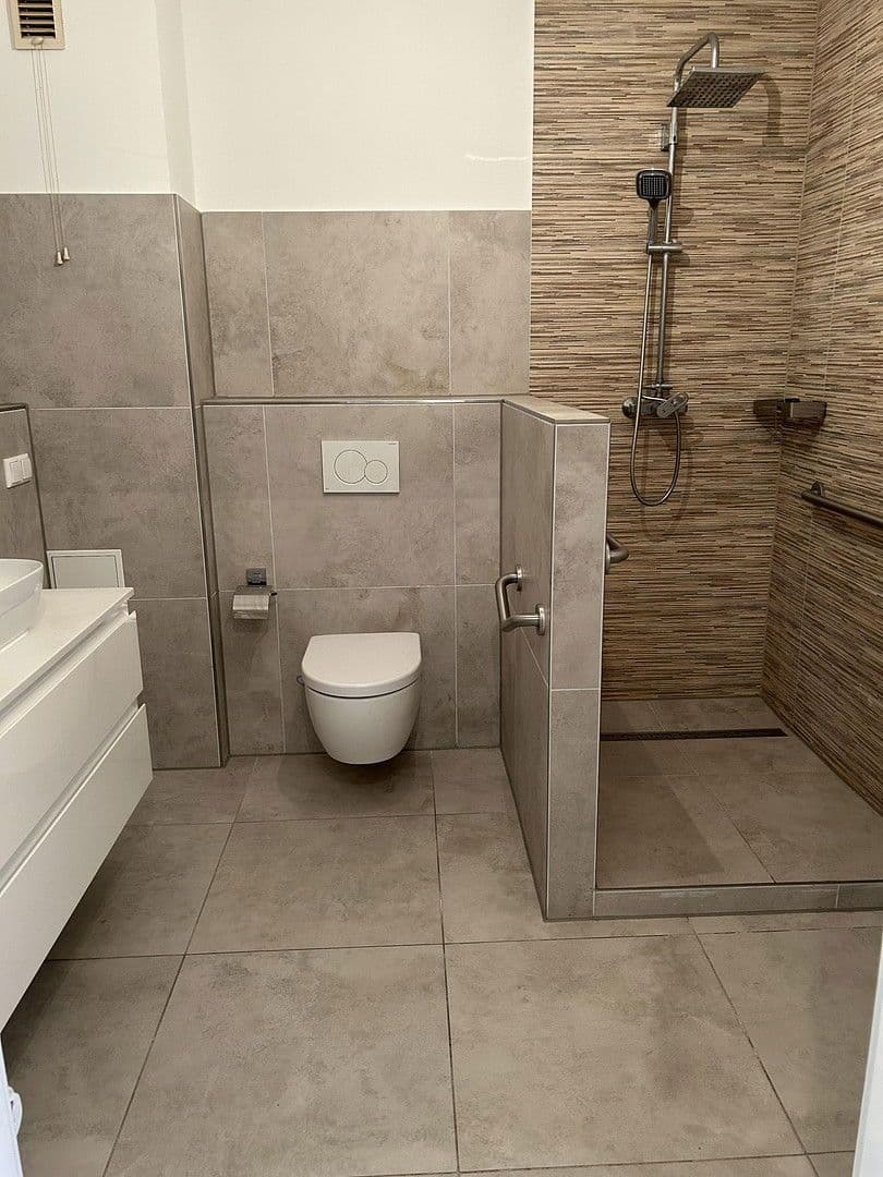 Prenájom bytu 2-izbový 71 m², Mönchengladbach, Severné Porýnie - Westfálsko Prenájom bytu 2-izbový 71 m², Mönchengladbach, Severné Porýnie - Westfálsko