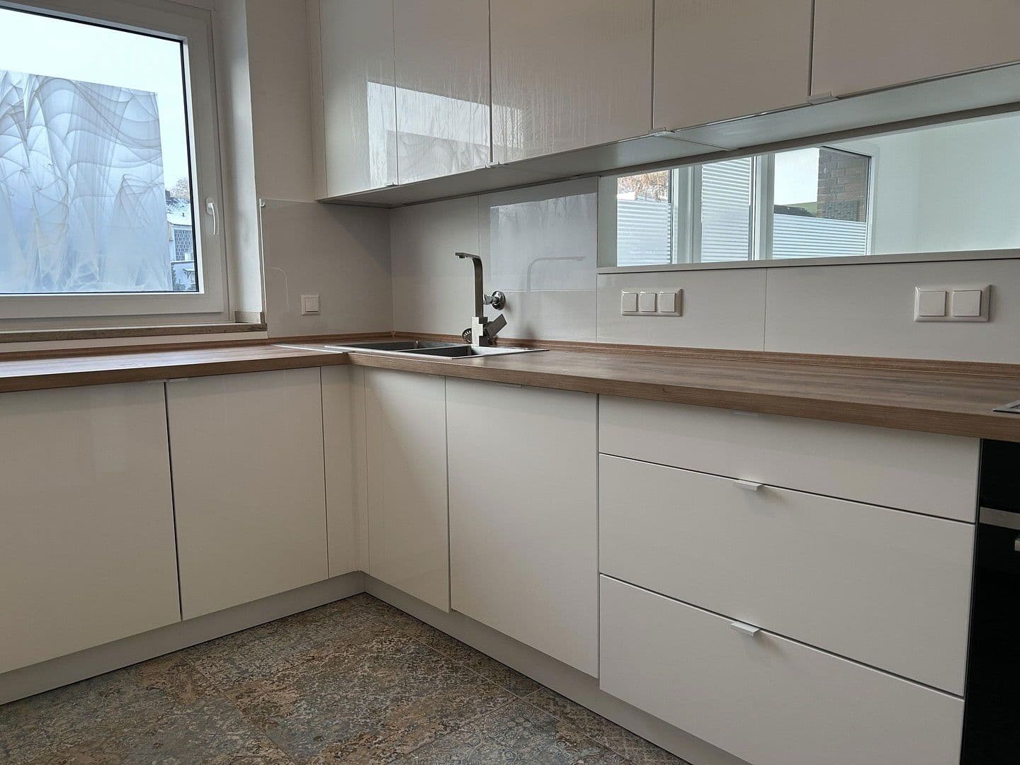 Prenájom bytu 2-izbový 71 m², Mönchengladbach, Severné Porýnie - Westfálsko Prenájom bytu 2-izbový 71 m², Mönchengladbach, Severné Porýnie - Westfálsko