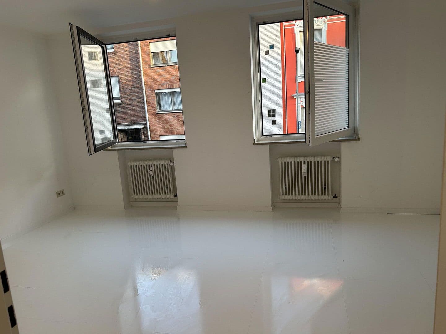 Prenájom bytu 2-izbový 71 m², Mönchengladbach, Severné Porýnie - Westfálsko Prenájom bytu 2-izbový 71 m², Mönchengladbach, Severné Porýnie - Westfálsko