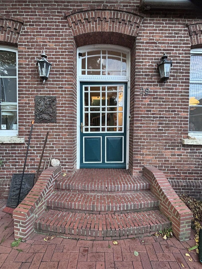 Predaj domu 160 m², pozemek 3.500 m², St. Georgiwold 28, Weener, Dolné Sasko Predaj domu 160 m², pozemek 3.500 m², St. Georgiwold 28, Weener, Dolné Sasko