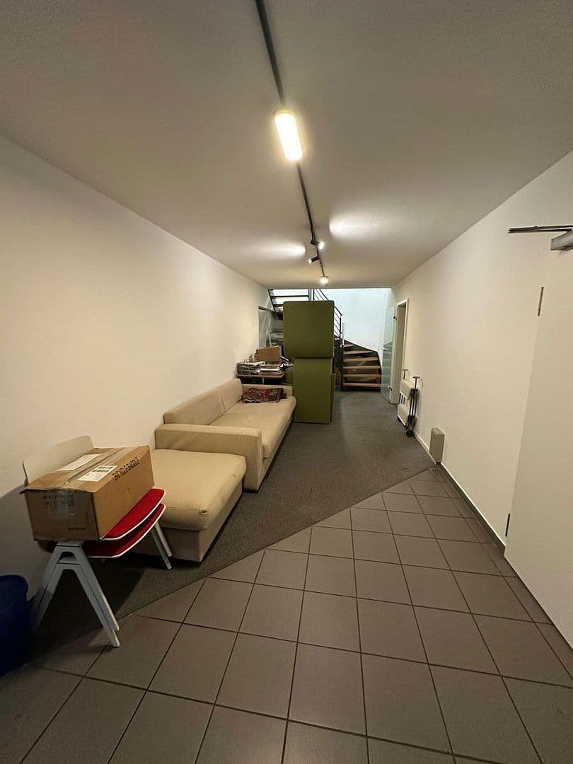 Prenájom kancelárie 298 m², Frankfurt am Main, Hesensko Prenájom kancelárie 298 m², Frankfurt am Main, Hesensko