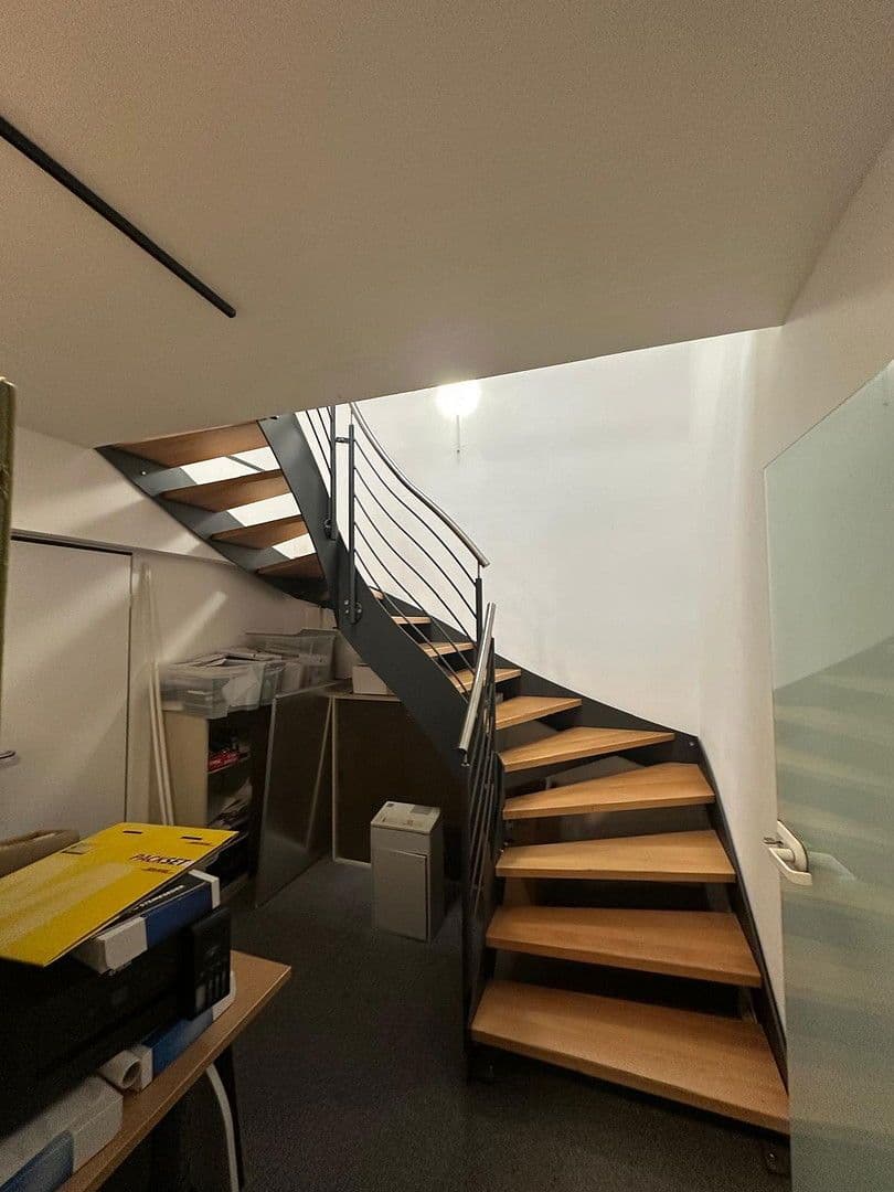 Prenájom kancelárie 298 m², Frankfurt am Main, Hesensko Prenájom kancelárie 298 m², Frankfurt am Main, Hesensko