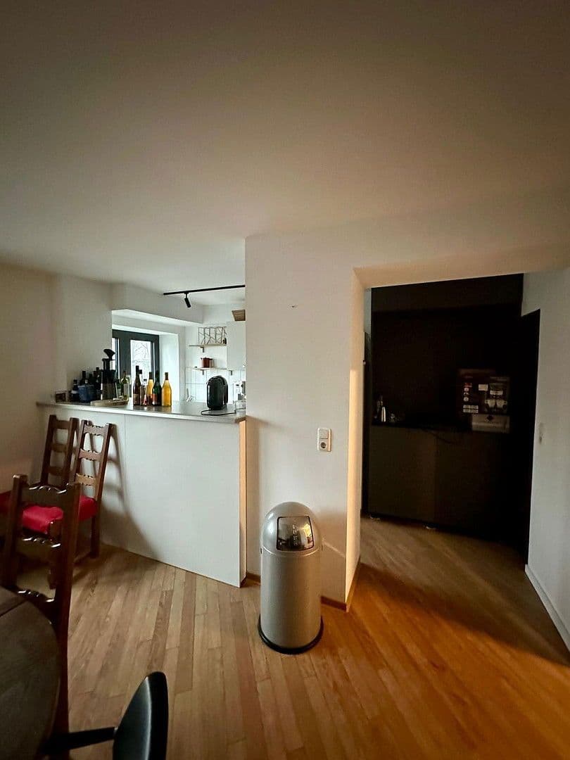 Prenájom kancelárie 298 m², Frankfurt am Main, Hesensko Prenájom kancelárie 298 m², Frankfurt am Main, Hesensko