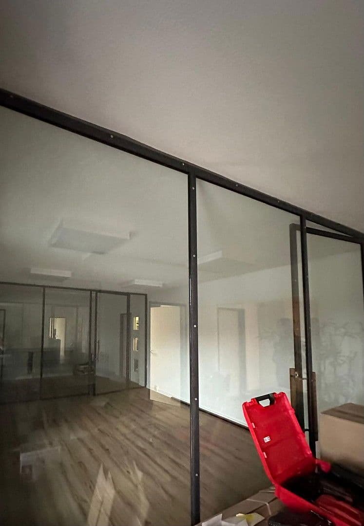 Prenájom kancelárie 298 m², Frankfurt am Main, Hesensko Prenájom kancelárie 298 m², Frankfurt am Main, Hesensko