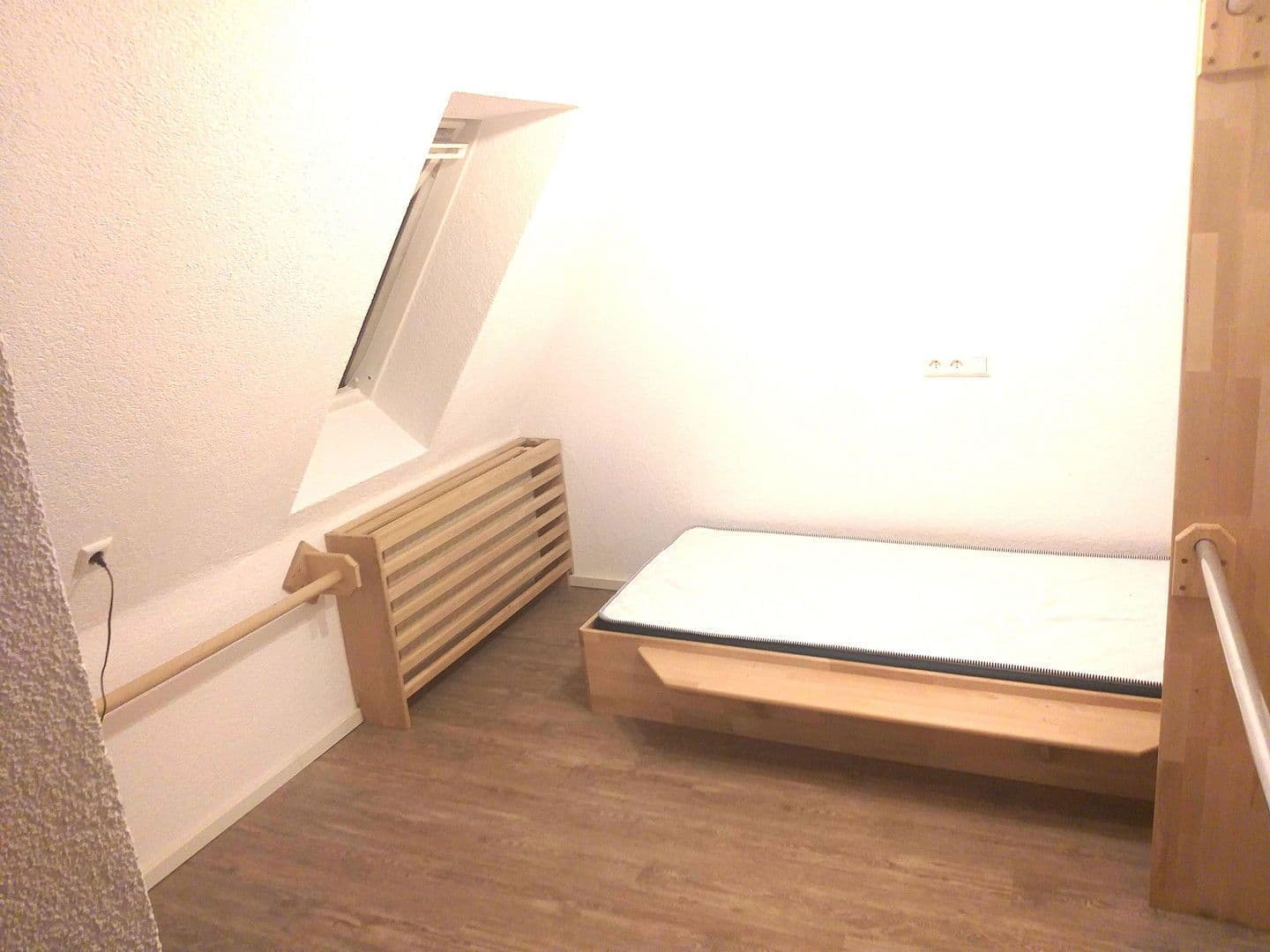 Prenájom bytu 5-izbový 12 m², Alemannenstraße 29, Schwäbisch Gmünd, Bádensko-Wurttembersko Prenájom bytu 5-izbový 12 m², Alemannenstraße 29, Schwäbisch Gmünd, Bádensko-Wurttembersko