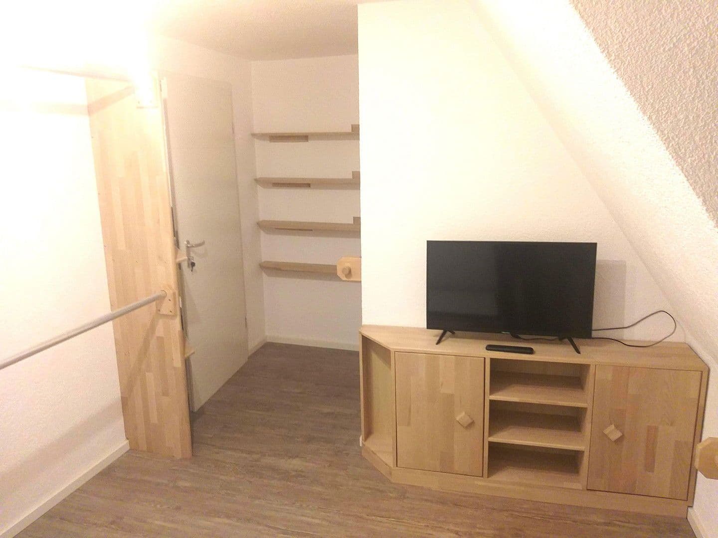 Prenájom bytu 5-izbový 12 m², Alemannenstraße 29, Schwäbisch Gmünd, Bádensko-Wurttembersko Prenájom bytu 5-izbový 12 m², Alemannenstraße 29, Schwäbisch Gmünd, Bádensko-Wurttembersko