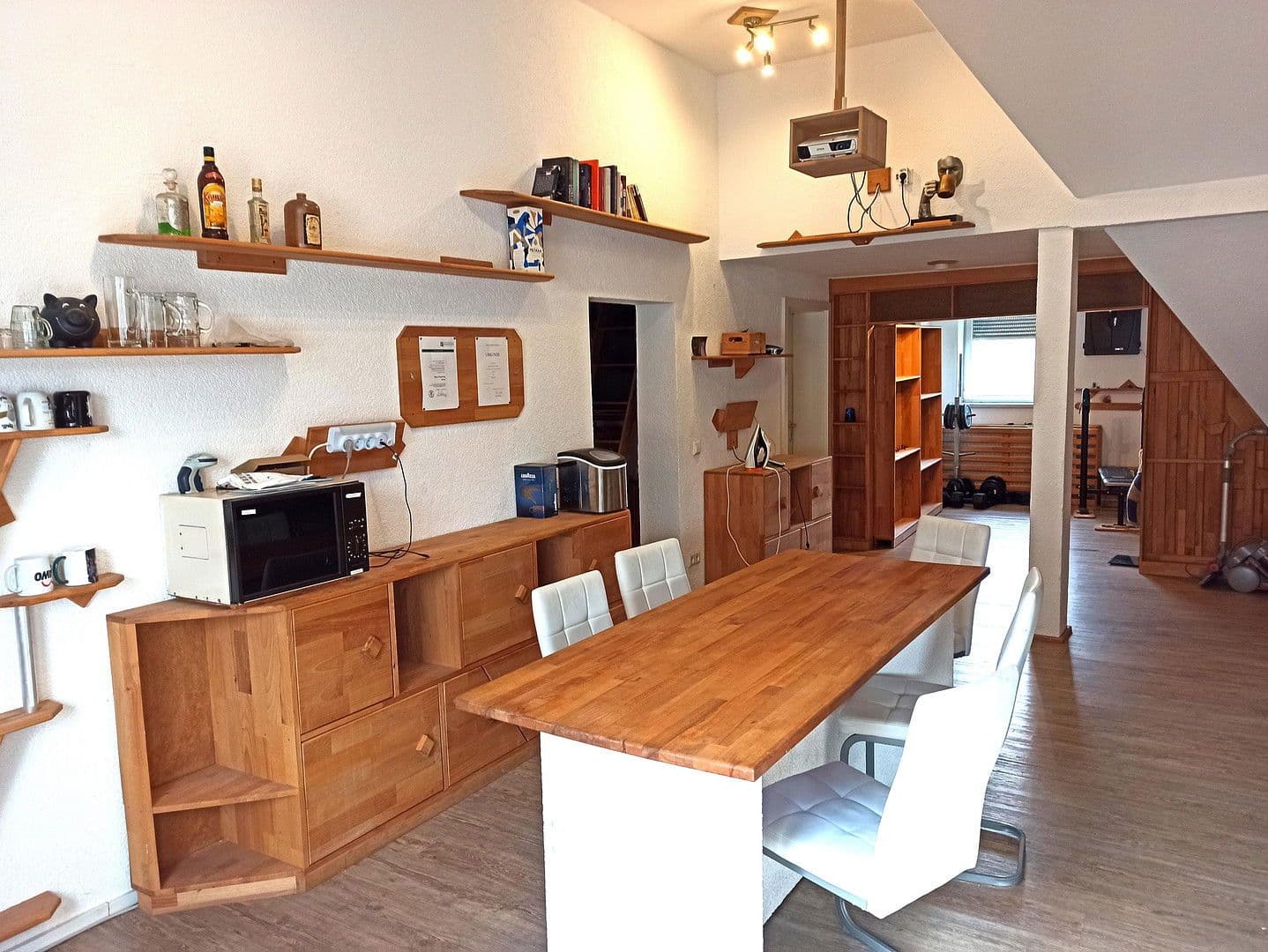 Prenájom bytu 5-izbový 12 m², Alemannenstraße 29, Schwäbisch Gmünd, Bádensko-Wurttembersko Prenájom bytu 5-izbový 12 m², Alemannenstraße 29, Schwäbisch Gmünd, Bádensko-Wurttembersko