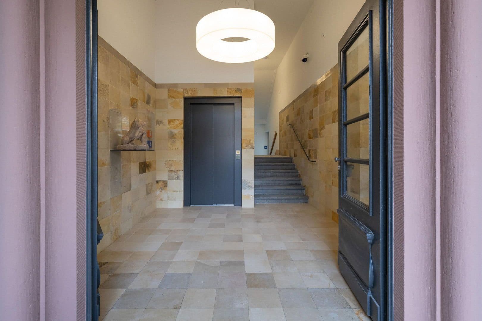 Prenájom bytu 2-izbový 54 m², Eisenbahnstr. 21, Waldshut-Tiengen, Bádensko-Wurttembersko Prenájom bytu 2-izbový 54 m², Eisenbahnstr. 21, Waldshut-Tiengen, Bádensko-Wurttembersko