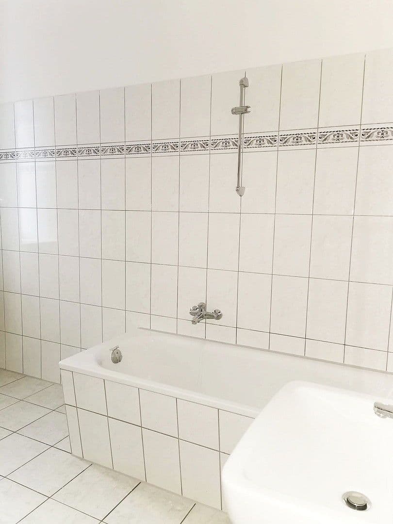 Prenájom bytu 1-izbový 40 m², Conrad Clauß Straße 20, Hohenstein-Ernstthal, Sasko Prenájom bytu 1-izbový 40 m², Conrad Clauß Straße 20, Hohenstein-Ernstthal, Sasko