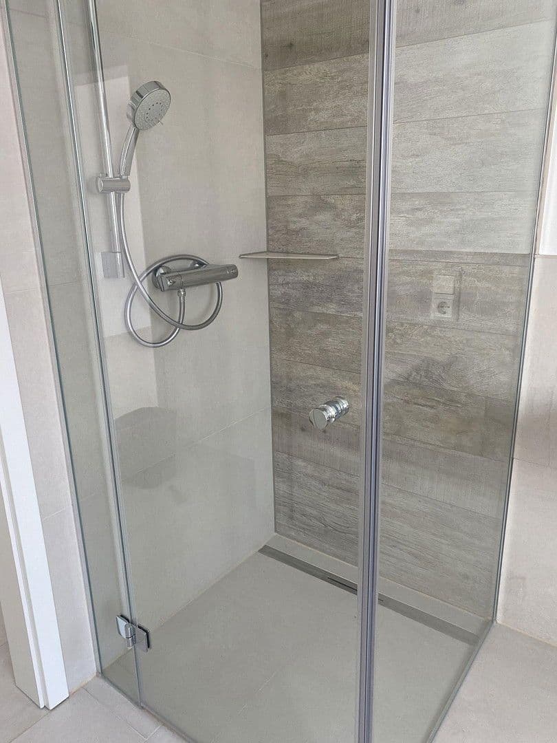 Predaj bytu 3-izbový 115 m², Hannover, Dolné Sasko Predaj bytu 3-izbový 115 m², Hannover, Dolné Sasko