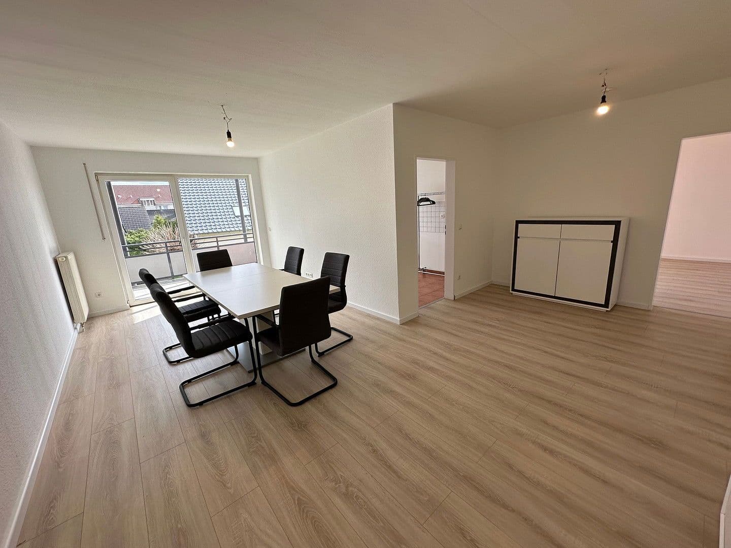 Predaj domu 2.459 m², pozemek 3.700 m², An der Landwehr 25, Bielefeld, Severné Porýnie - Westfálsko Predaj domu 2.459 m², pozemek 3.700 m², An der Landwehr 25, Bielefeld, Severné Porýnie - Westfálsko