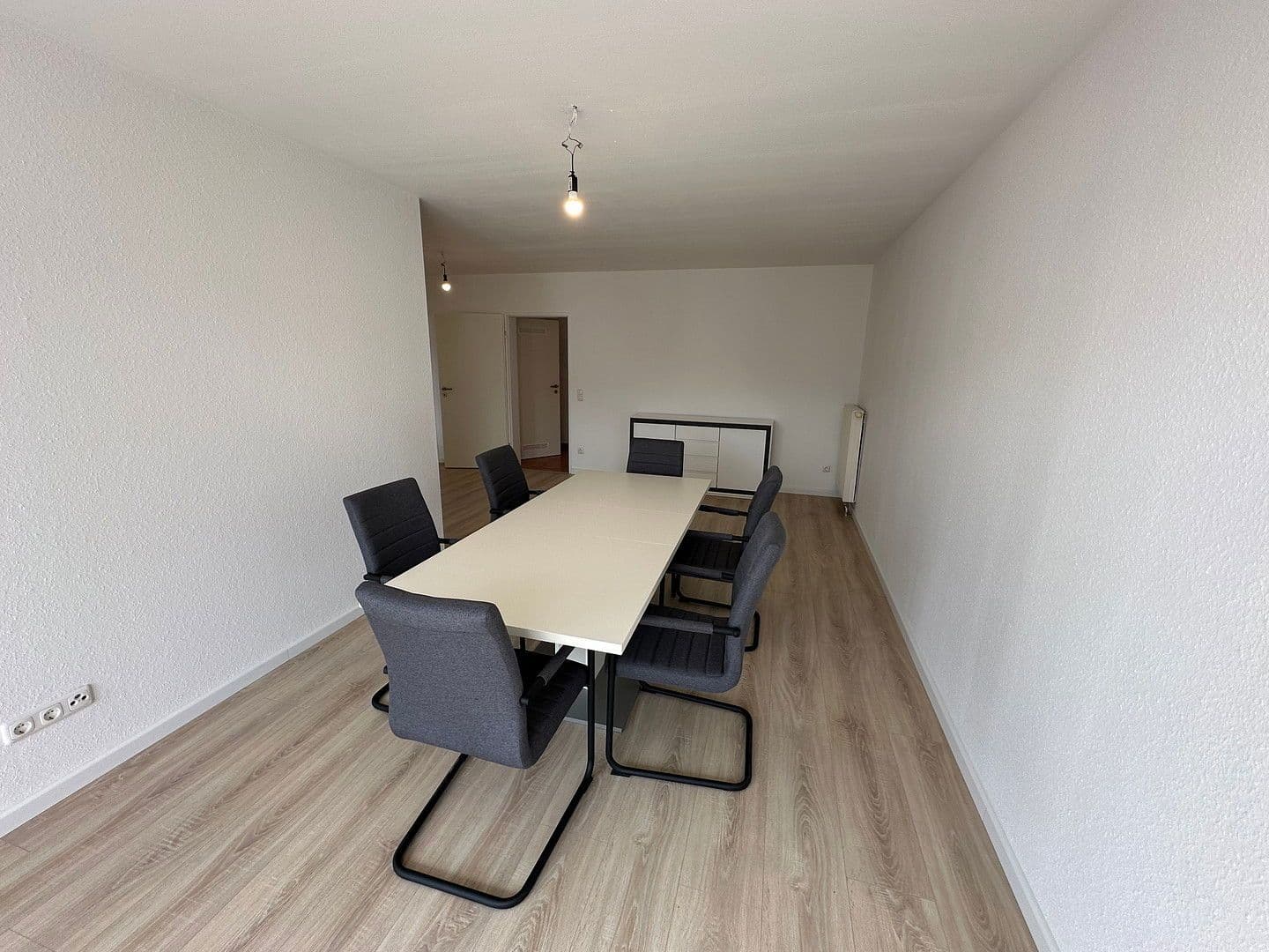 Predaj domu 2.459 m², pozemek 3.700 m², An der Landwehr 25, Bielefeld, Severné Porýnie - Westfálsko Predaj domu 2.459 m², pozemek 3.700 m², An der Landwehr 25, Bielefeld, Severné Porýnie - Westfálsko