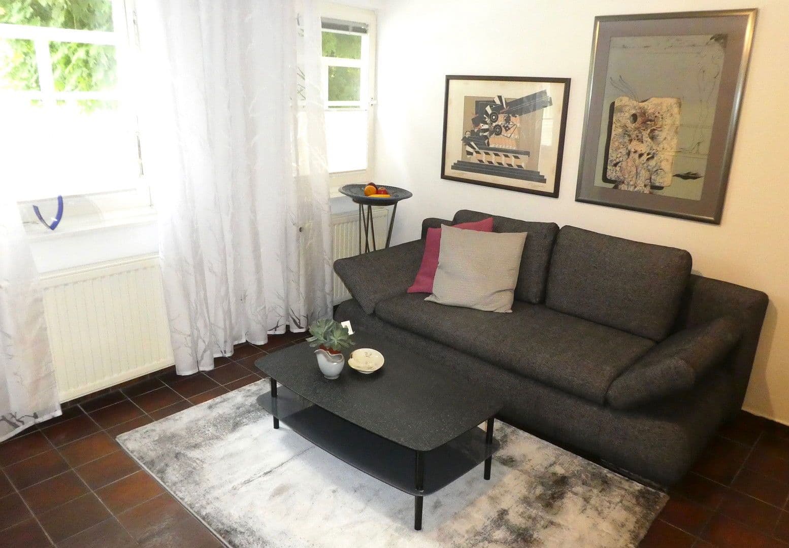 Prenájom bytu 2-izbový 50 m², Esslingen am Neckar, Bádensko-Wurttembersko Prenájom bytu 2-izbový 50 m², Esslingen am Neckar, Bádensko-Wurttembersko