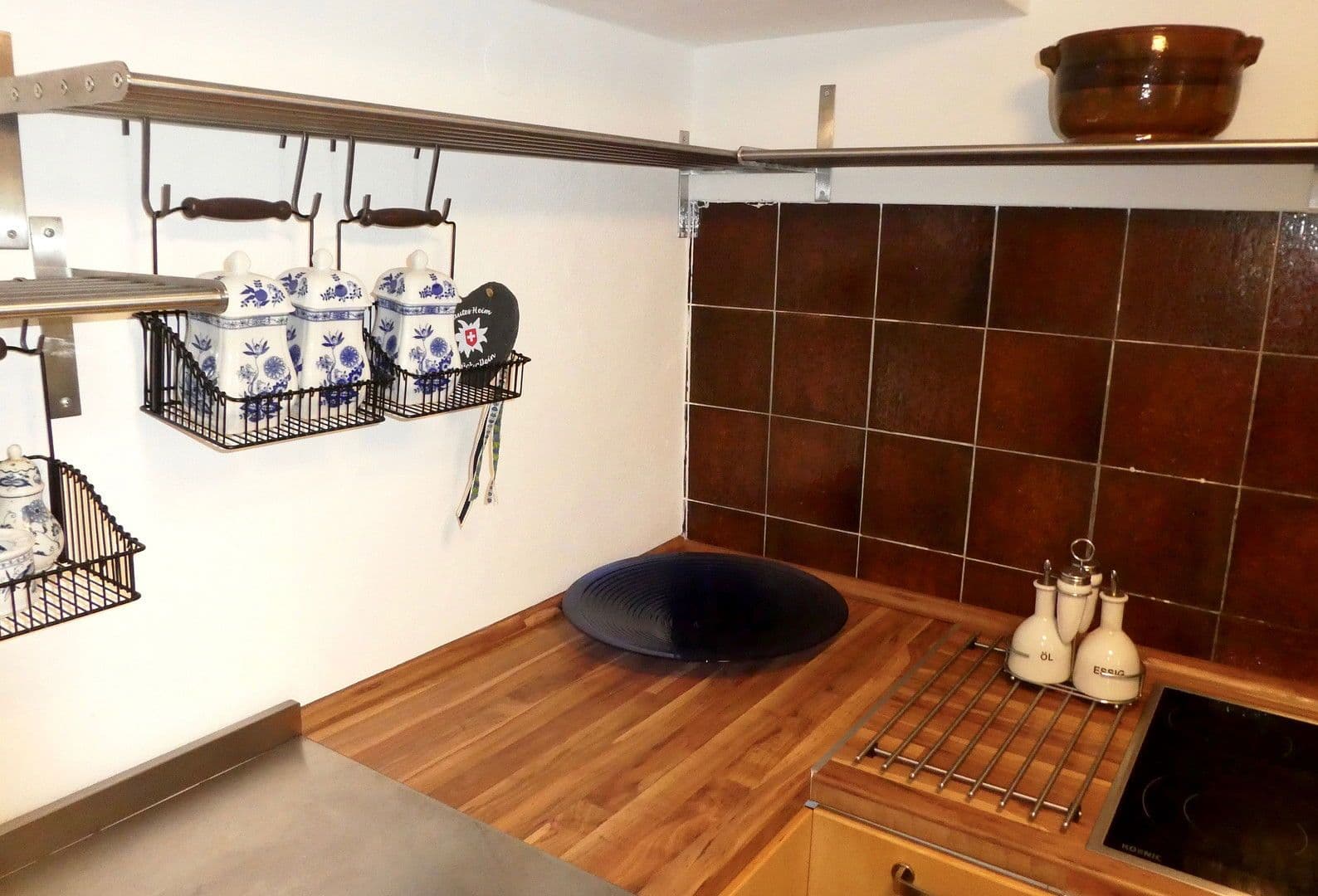 Prenájom bytu 2-izbový 50 m², Esslingen am Neckar, Bádensko-Wurttembersko Prenájom bytu 2-izbový 50 m², Esslingen am Neckar, Bádensko-Wurttembersko