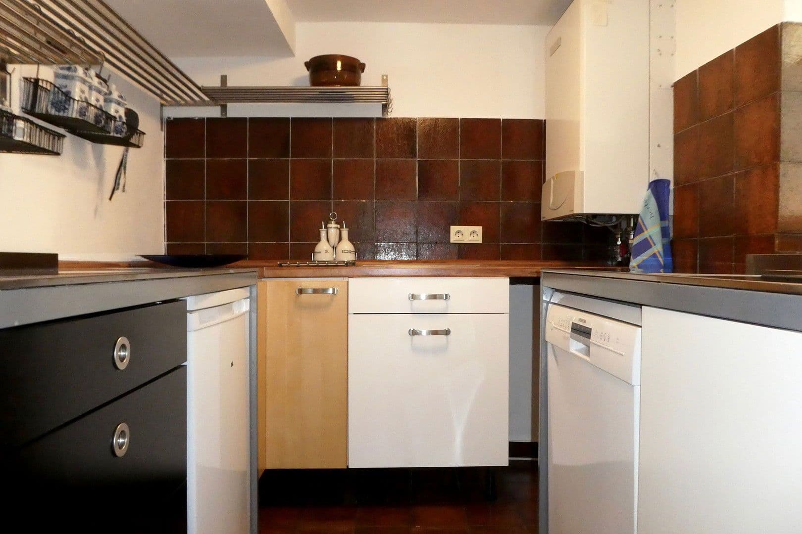 Prenájom bytu 2-izbový 50 m², Esslingen am Neckar, Bádensko-Wurttembersko Prenájom bytu 2-izbový 50 m², Esslingen am Neckar, Bádensko-Wurttembersko