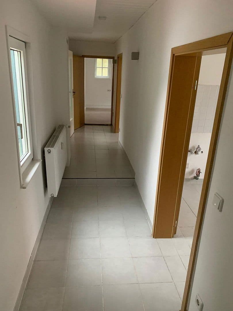 Prenájom bytu 4-izbový 110 m², Worms-Pfeddersheim, Porýnie-Falcko Prenájom bytu 4-izbový 110 m², Worms-Pfeddersheim, Porýnie-Falcko