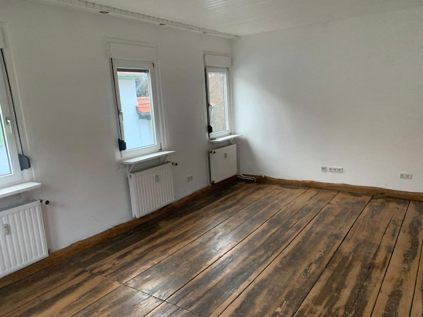 Prenájom bytu 4-izbový 110 m², Worms-Pfeddersheim, Porýnie-Falcko Prenájom bytu 4-izbový 110 m², Worms-Pfeddersheim, Porýnie-Falcko