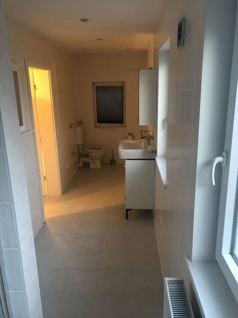 Prenájom bytu 4-izbový 110 m², Worms-Pfeddersheim, Porýnie-Falcko Prenájom bytu 4-izbový 110 m², Worms-Pfeddersheim, Porýnie-Falcko