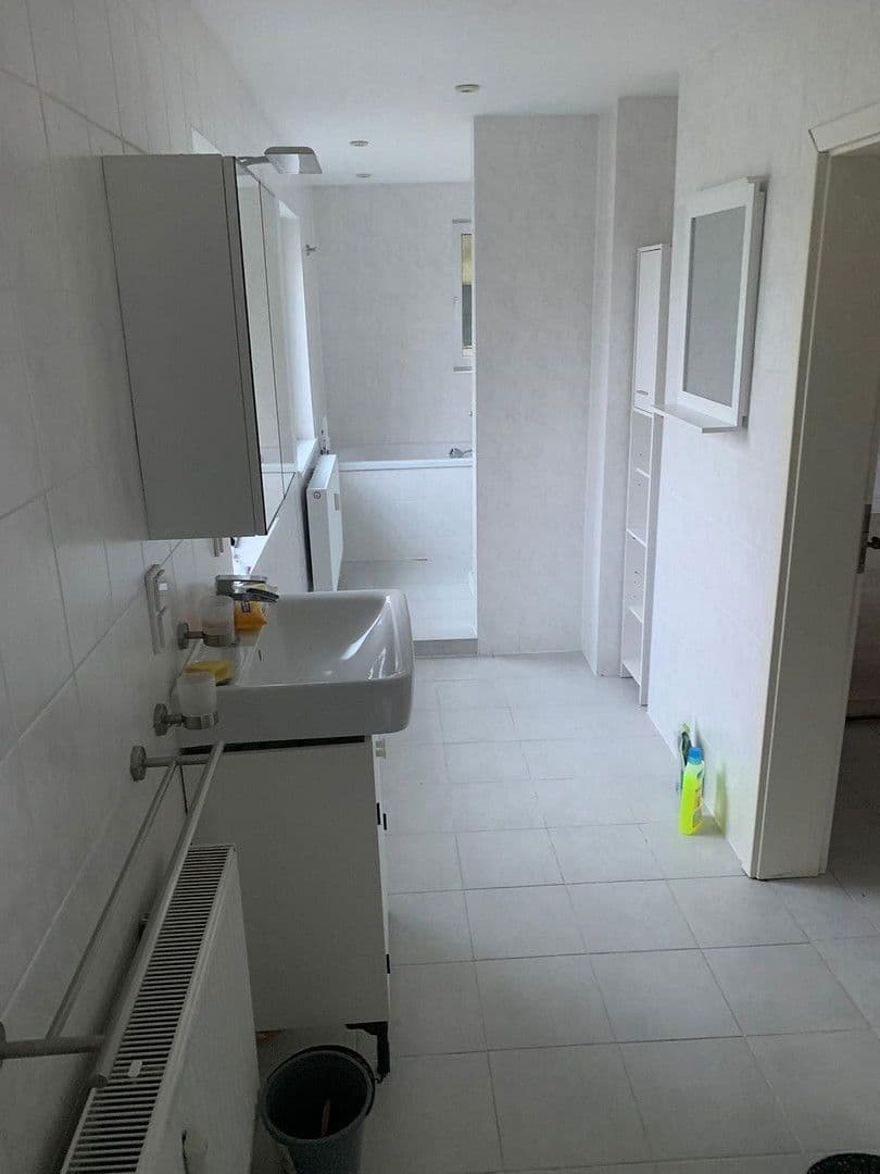 Prenájom bytu 4-izbový 110 m², Worms-Pfeddersheim, Porýnie-Falcko Prenájom bytu 4-izbový 110 m², Worms-Pfeddersheim, Porýnie-Falcko