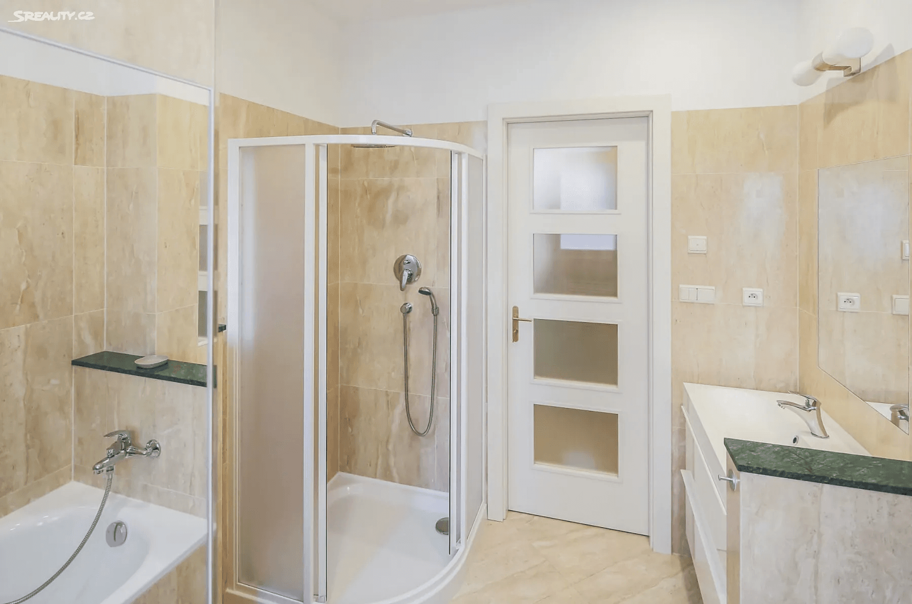 Prenájom bytu 3-izbový 92 m², Purkyňova, Praha, Praha Prenájom bytu 3-izbový 92 m², Purkyňova, Praha, Praha