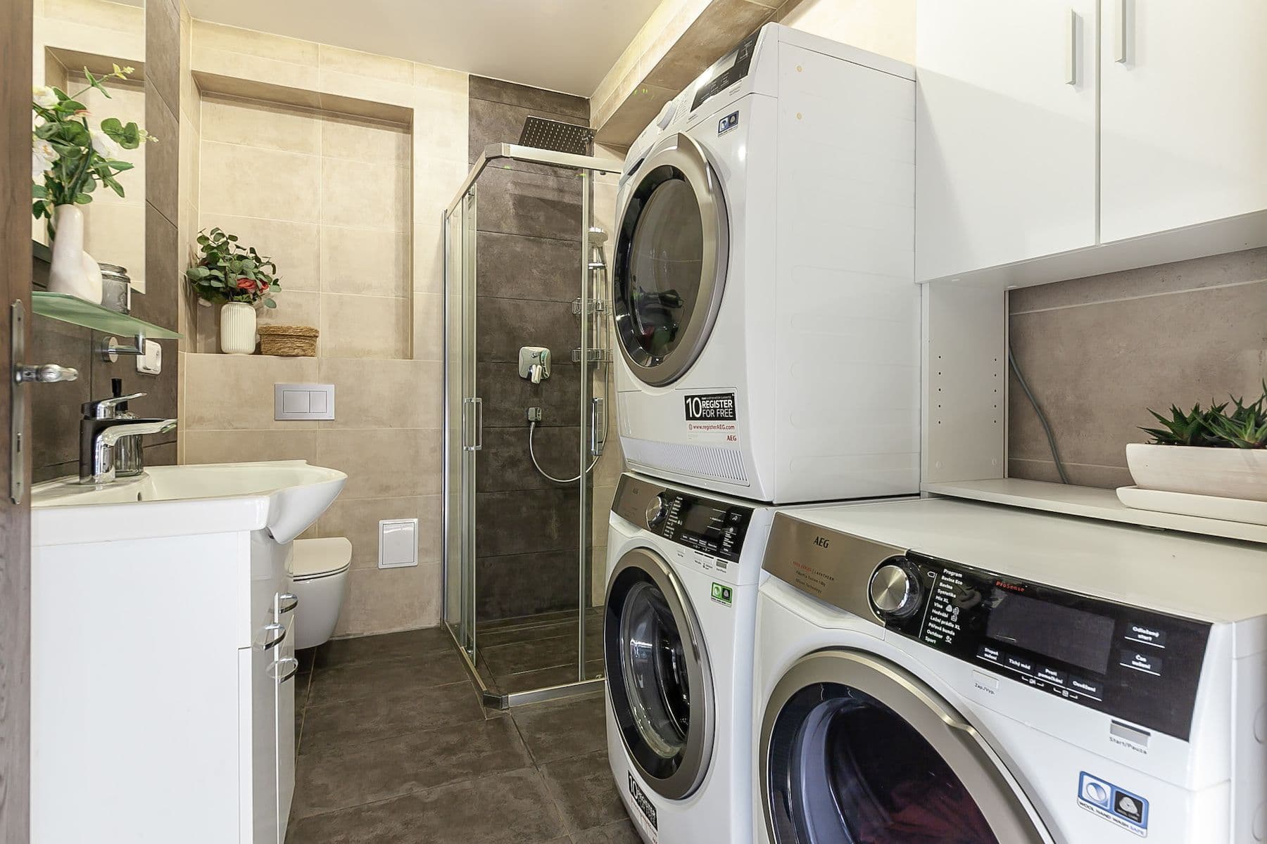 Predaj domu 300 m², pozemek 1.304 m², Ve Stráži, Psáry, Středočeský kraj Predaj domu 300 m², pozemek 1.304 m², Ve Stráži, Psáry, Středočeský kraj
