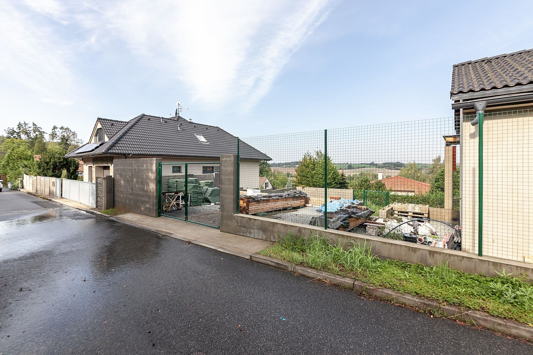 Predaj nebytového priestoru 1.304 m², Ve Stráži, Psáry, Středočeský kraj Predaj nebytového priestoru 1.304 m², Ve Stráži, Psáry, Středočeský kraj