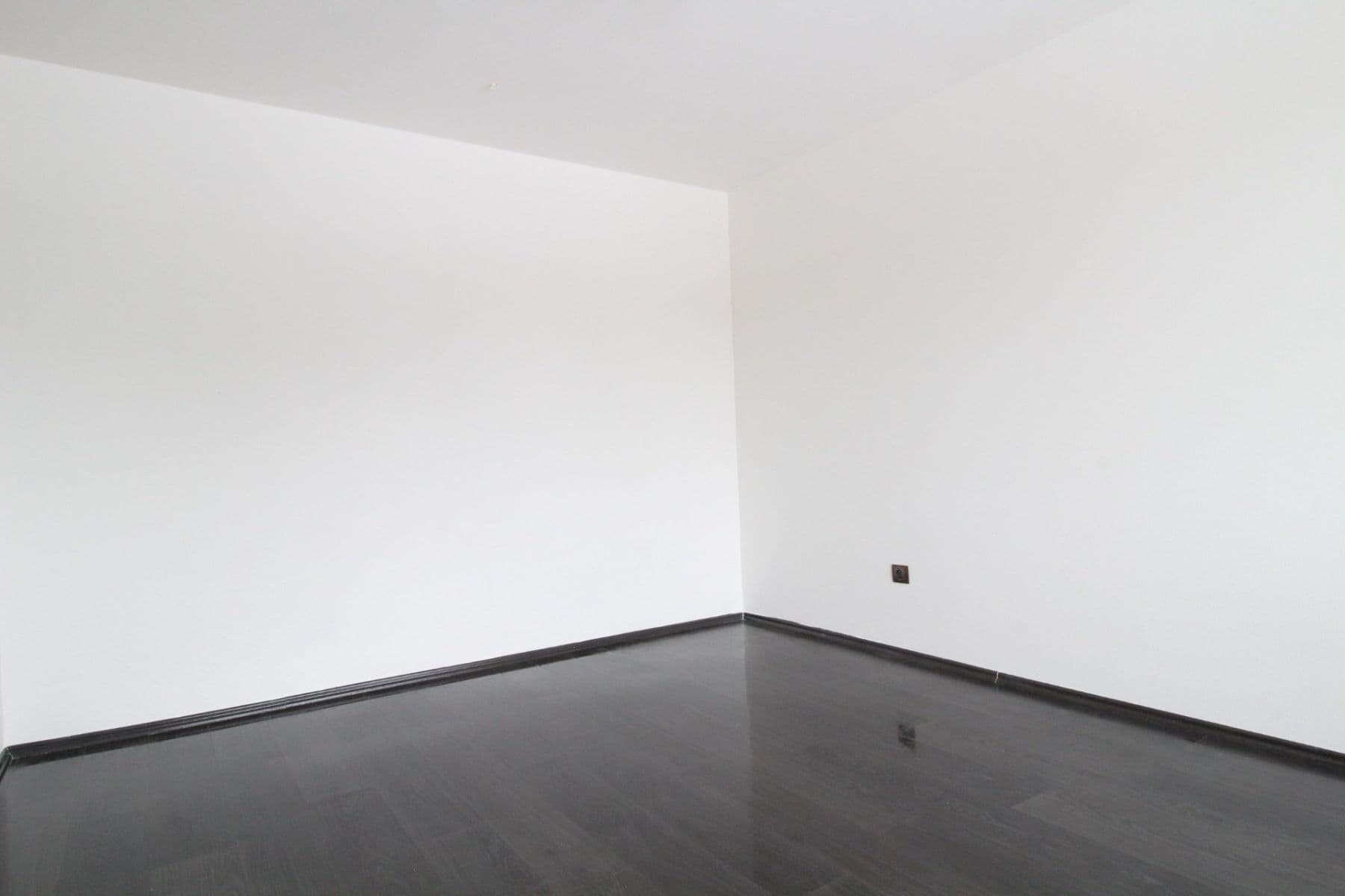 Prenájom bytu 3-izbový 85 m², Lhota u Příbramě, Středočeský kraj Prenájom bytu 3-izbový 85 m², Lhota u Příbramě, Středočeský kraj