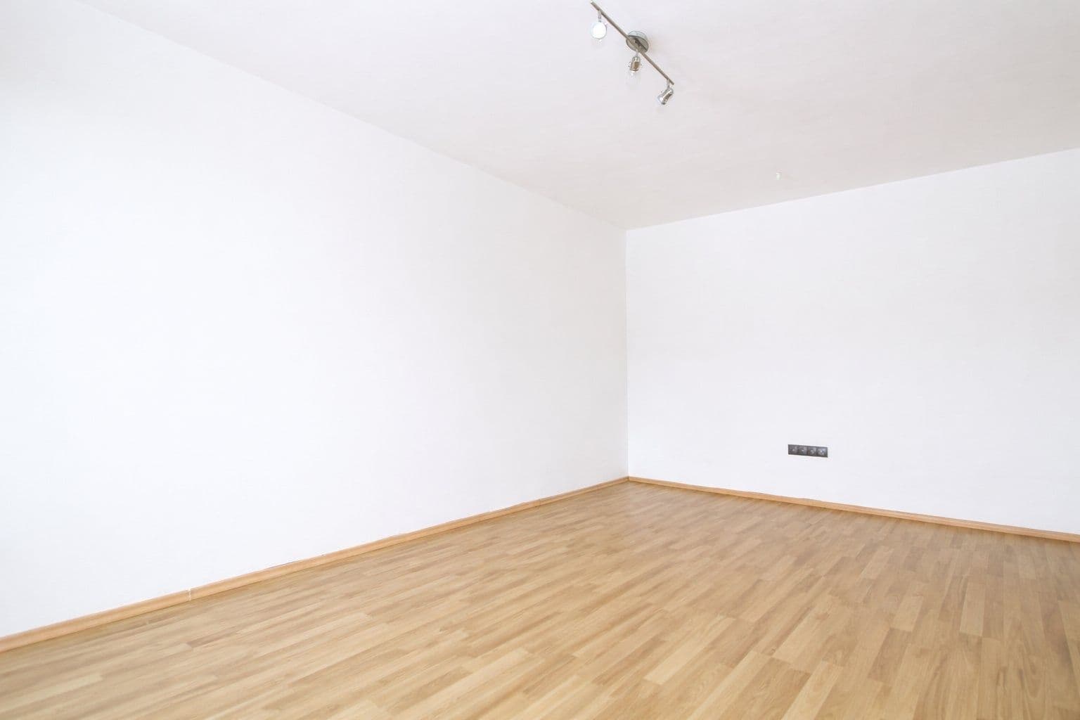 Prenájom bytu 3-izbový 85 m², Lhota u Příbramě, Středočeský kraj Prenájom bytu 3-izbový 85 m², Lhota u Příbramě, Středočeský kraj