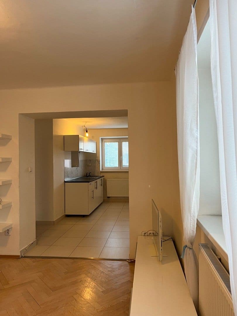 Prenájom bytu 2-izbový 47 m², Dašická, Pardubice, Pardubický kraj Prenájom bytu 2-izbový 47 m², Dašická, Pardubice, Pardubický kraj