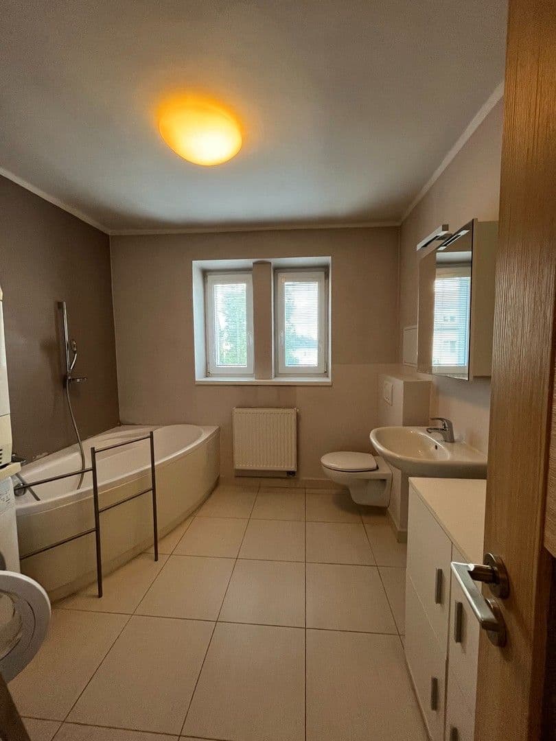 Prenájom bytu 2-izbový 47 m², Dašická, Pardubice, Pardubický kraj Prenájom bytu 2-izbový 47 m², Dašická, Pardubice, Pardubický kraj