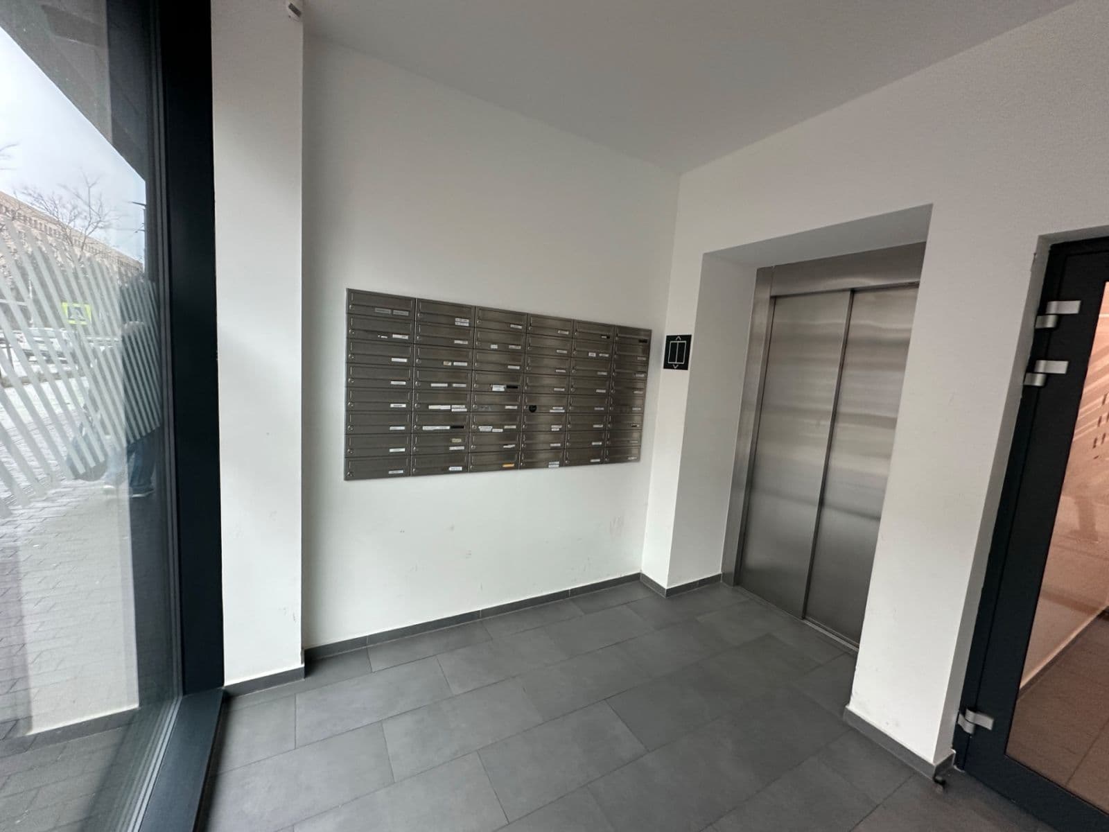 Prenájom bytu 2-izbový 54 m², Račianska, Nové Mesto, Bratislavský kraj Prenájom bytu 2-izbový 54 m², Račianska, Nové Mesto, Bratislavský kraj