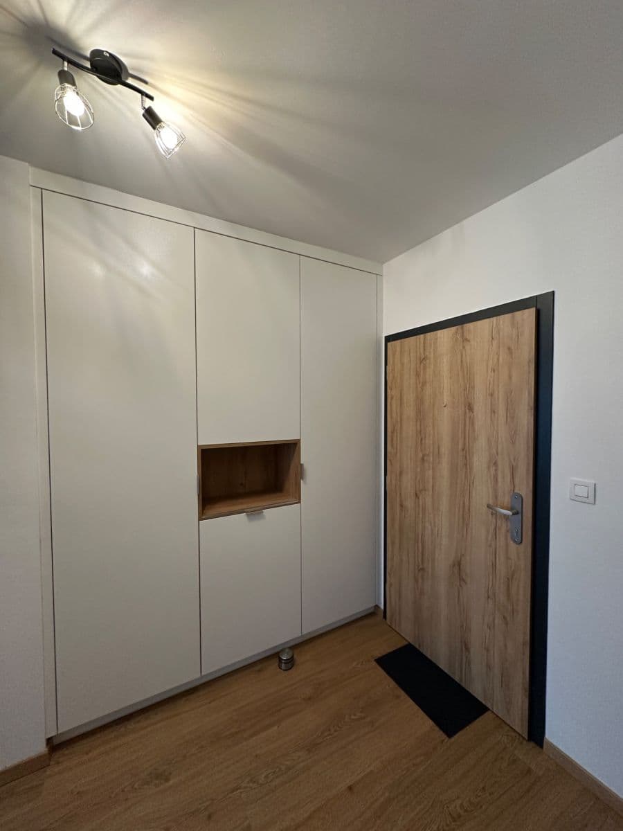 Prenájom bytu 2-izbový 54 m², Račianska, Nové Mesto, Bratislavský kraj Prenájom bytu 2-izbový 54 m², Račianska, Nové Mesto, Bratislavský kraj