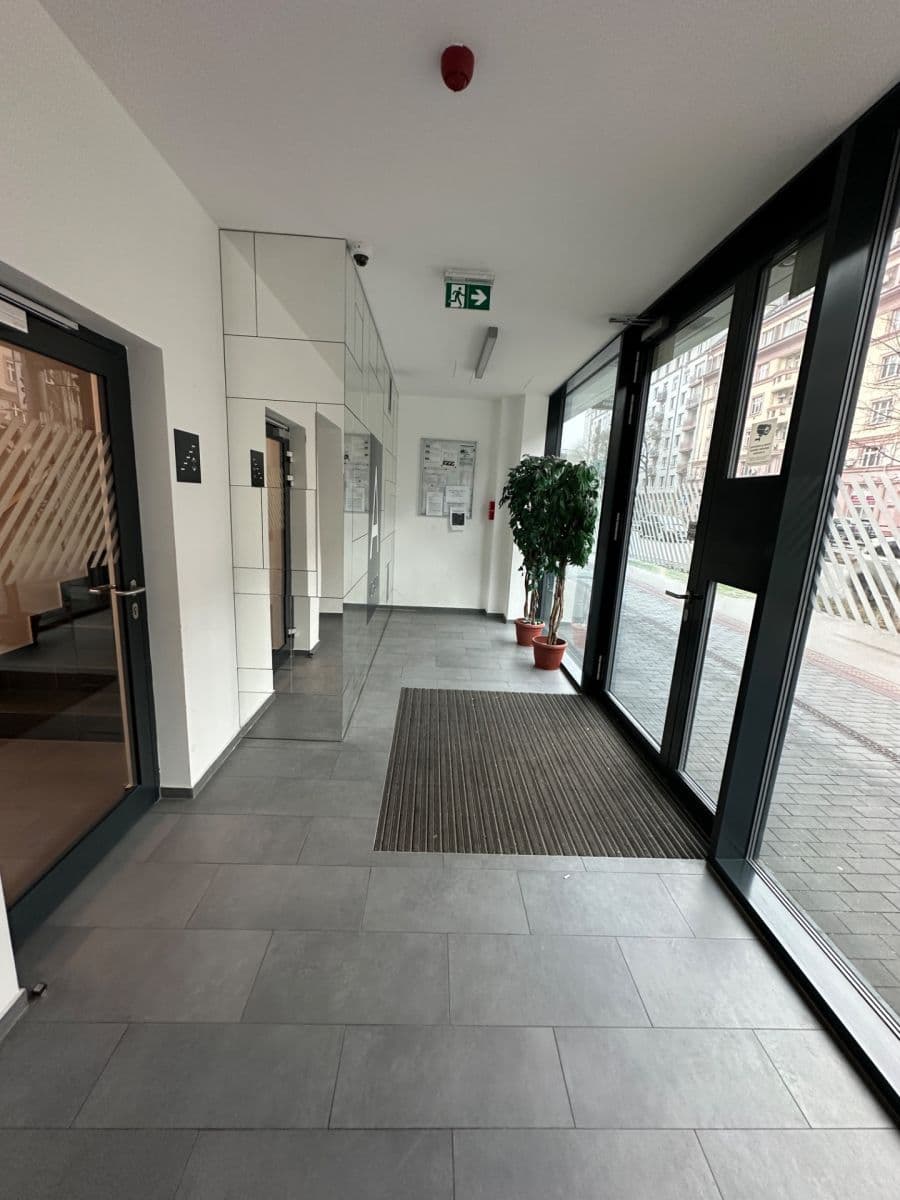 Prenájom bytu 2-izbový 54 m², Račianska, Nové Mesto, Bratislavský kraj Prenájom bytu 2-izbový 54 m², Račianska, Nové Mesto, Bratislavský kraj