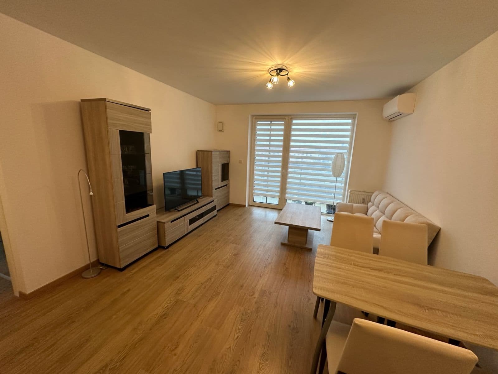 Prenájom bytu 2-izbový 54 m², Račianska, Nové Mesto, Bratislavský kraj Prenájom bytu 2-izbový 54 m², Račianska, Nové Mesto, Bratislavský kraj