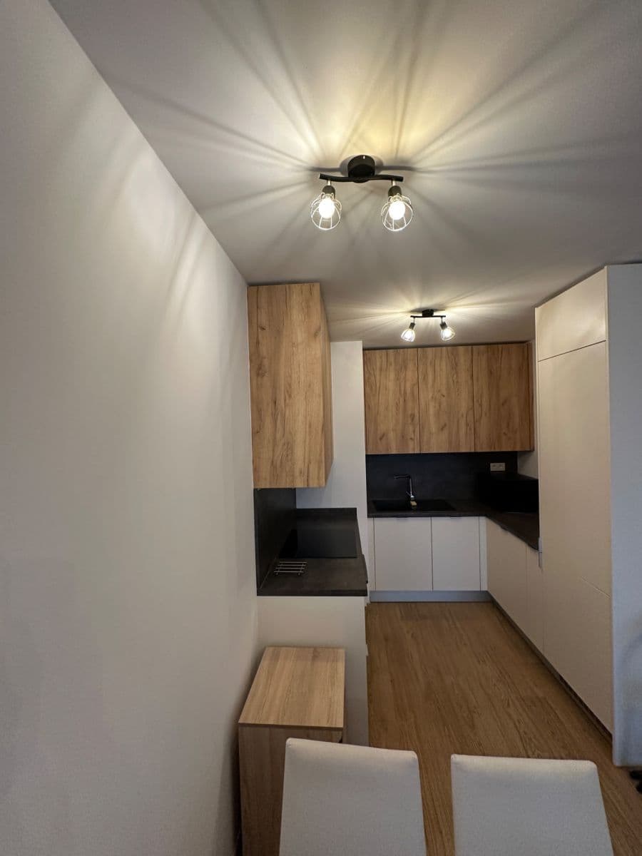 Prenájom bytu 2-izbový 54 m², Račianska, Nové Mesto, Bratislavský kraj Prenájom bytu 2-izbový 54 m², Račianska, Nové Mesto, Bratislavský kraj