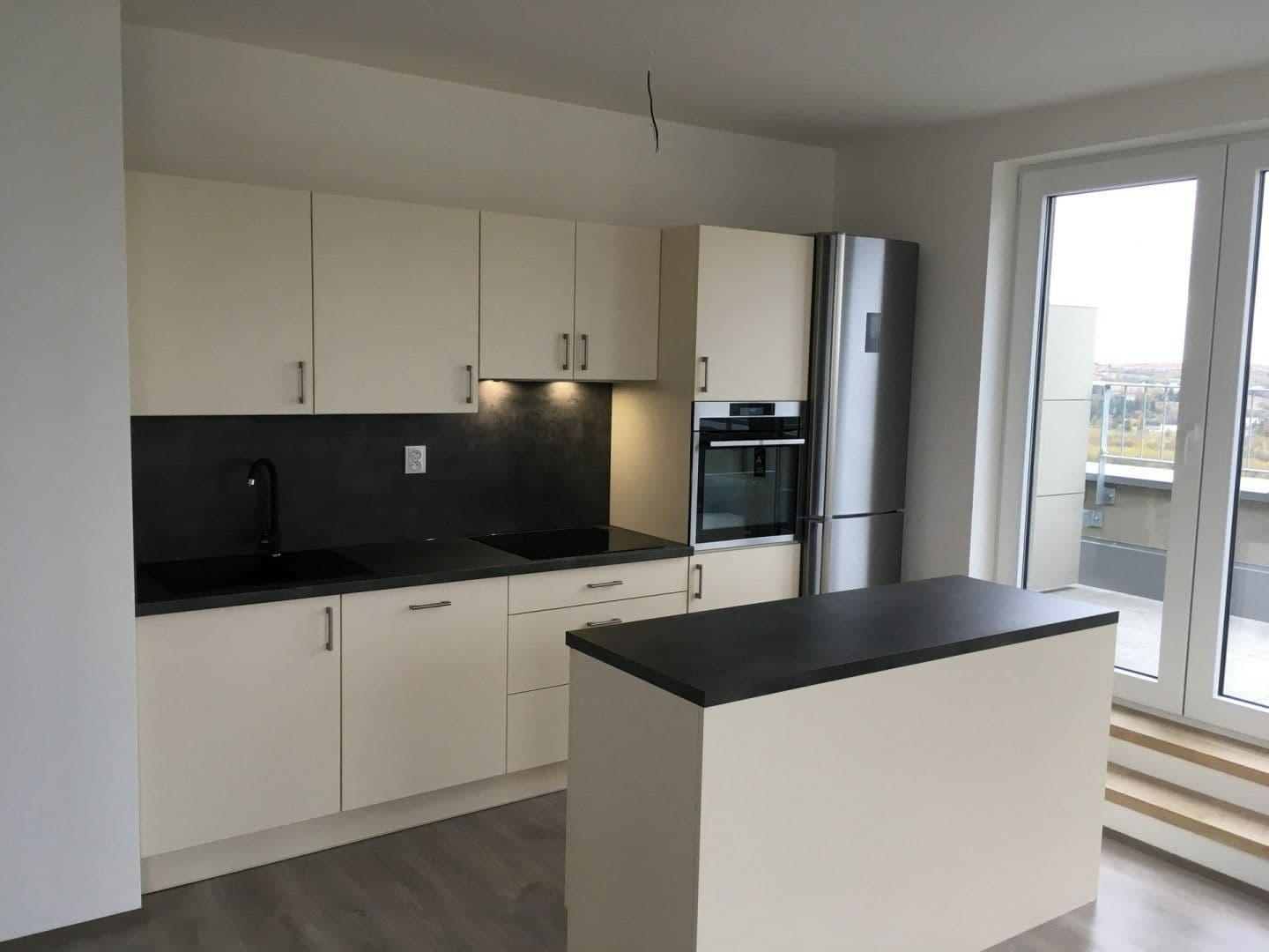 Predaj bytu 4-izbový 155 m², T. G. Masaryka, Horoměřice, Středočeský kraj Predaj bytu 4-izbový 155 m², T. G. Masaryka, Horoměřice, Středočeský kraj