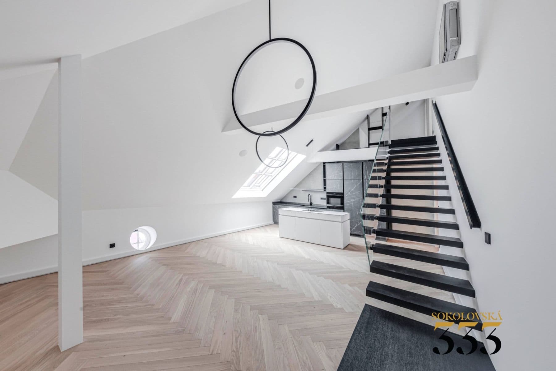 Predaj bytu 4-izbový 159 m², Sokolovská, Praha, Praha Predaj bytu 4-izbový 159 m², Sokolovská, Praha, Praha