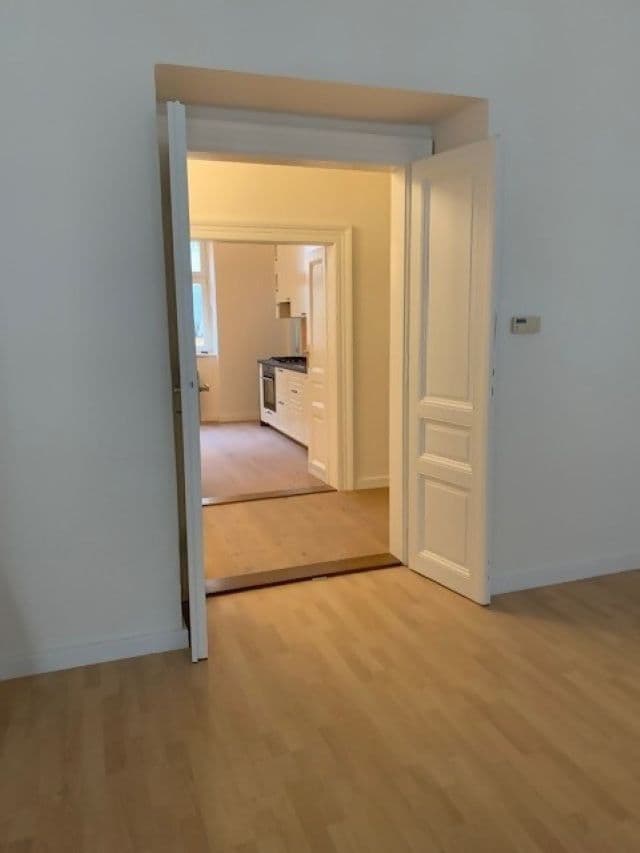 Prenájom bytu 3-izbový 120 m², Heřmanova, Praha, Praha Prenájom bytu 3-izbový 120 m², Heřmanova, Praha, Praha