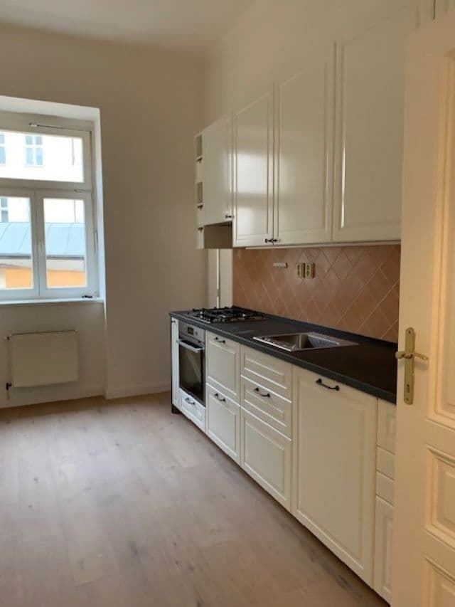 Prenájom bytu 3-izbový 120 m², Heřmanova, Praha, Praha Prenájom bytu 3-izbový 120 m², Heřmanova, Praha, Praha