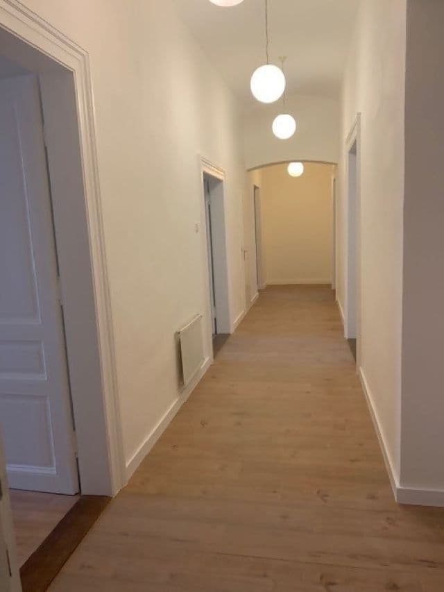 Prenájom bytu 3-izbový 120 m², Heřmanova, Praha, Praha Prenájom bytu 3-izbový 120 m², Heřmanova, Praha, Praha