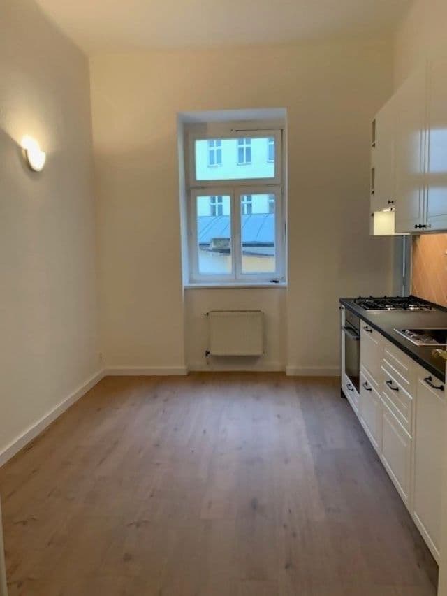 Prenájom bytu 3-izbový 120 m², Heřmanova, Praha, Praha Prenájom bytu 3-izbový 120 m², Heřmanova, Praha, Praha