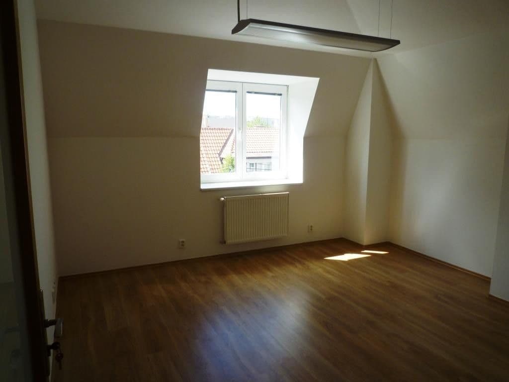 Prenájom bytu 6-izbový 129 m², Medkova, Praha, Praha Prenájom bytu 6-izbový 129 m², Medkova, Praha, Praha