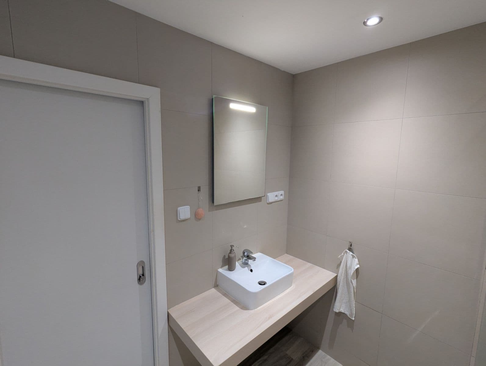 Prenájom bytu 1-izbový 37 m², Tajovského, Praha, Praha Prenájom bytu 1-izbový 37 m², Tajovského, Praha, Praha