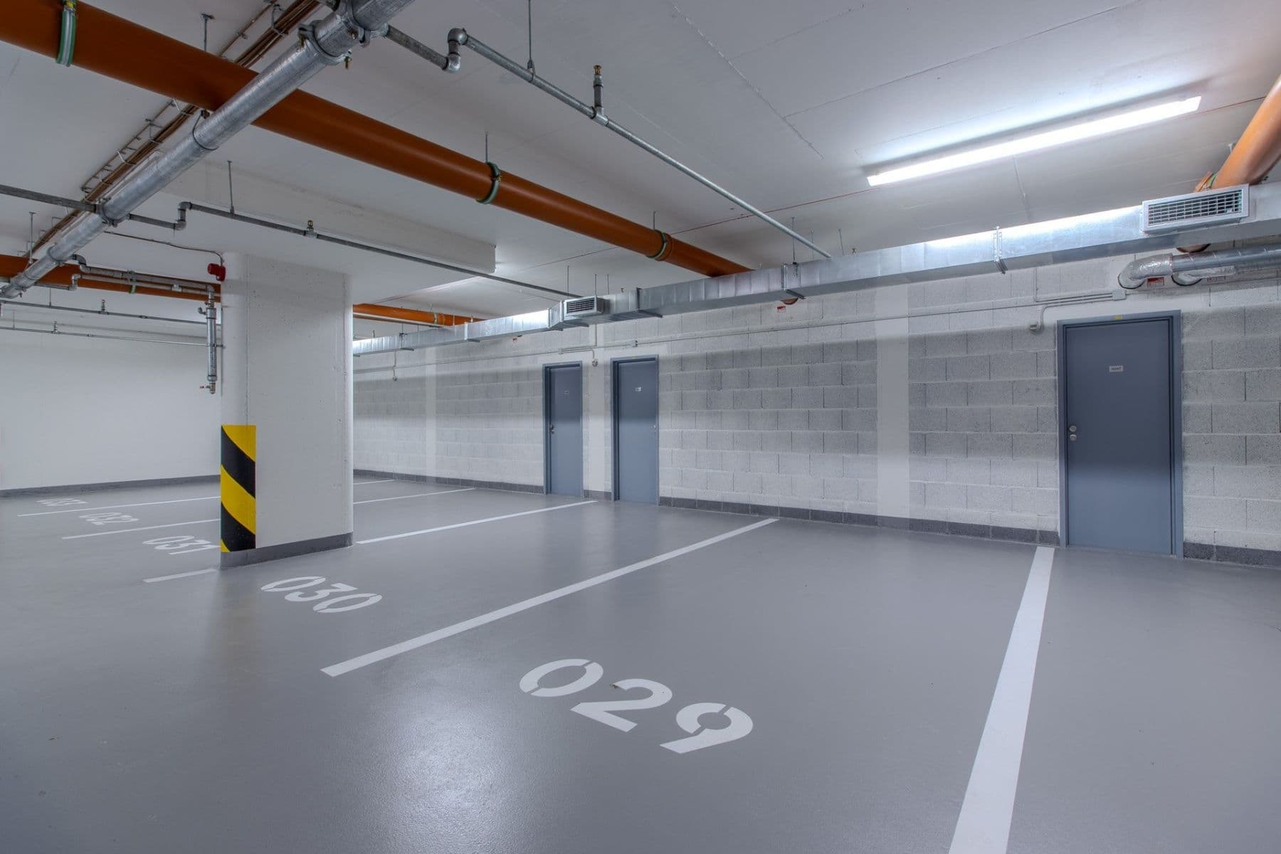 Prenájom garáže 15 m², Poděbradská, Praha, Praha Prenájom garáže 15 m², Poděbradská, Praha, Praha